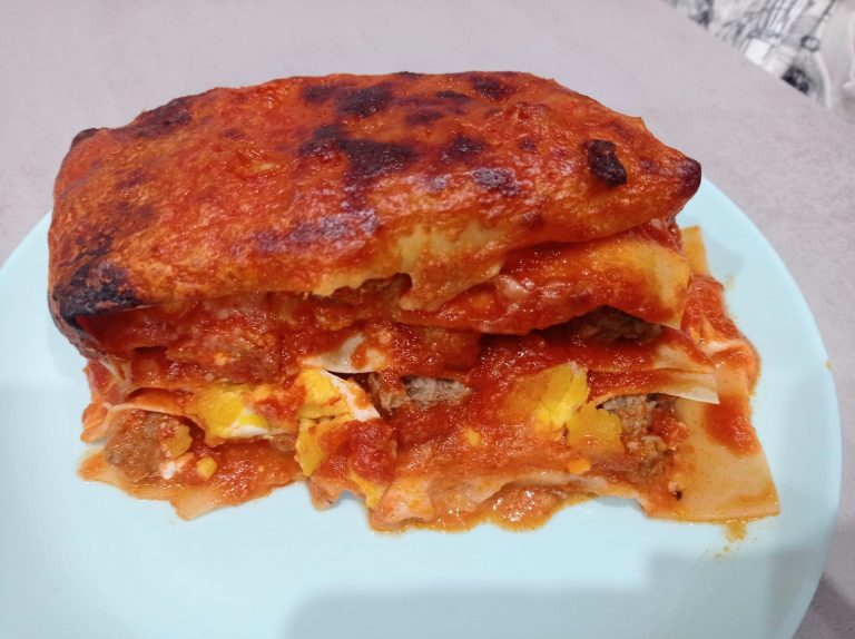 La lasagna di Carnevale napoletana, da Nonna Amalia, tra i piatti tipici, anche senza ricetta base perché ognuna con “ingredienti segreti”