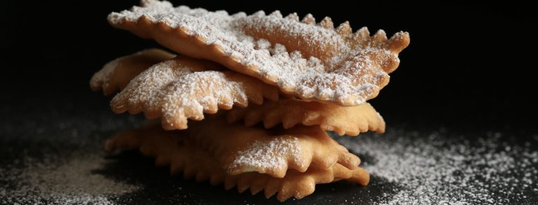 Le Chiacchiere, Frappe o tanti altri nomi, per varie tradizioni ma un unico Storytelling del food, quello del gusto