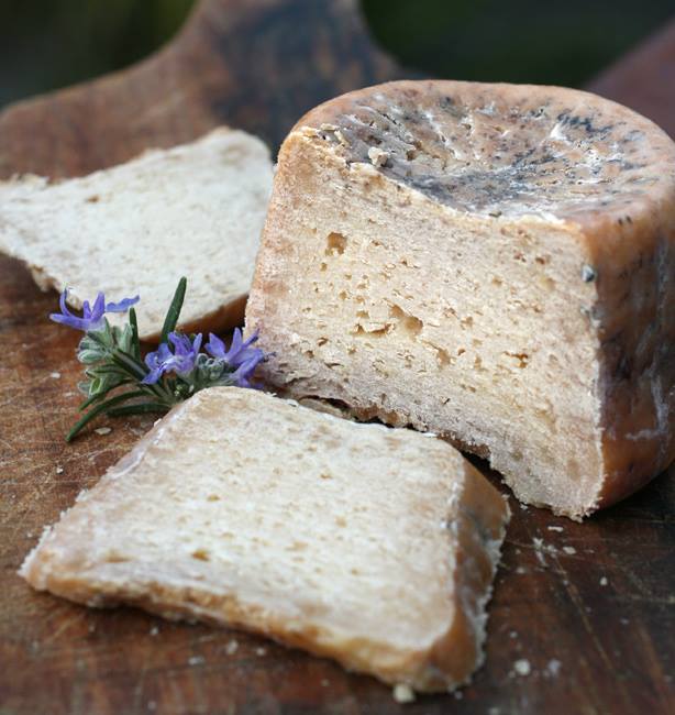 Casoperuto o Cacio perso un formaggio storico ancora oggi tra i prodotti per ristorazione