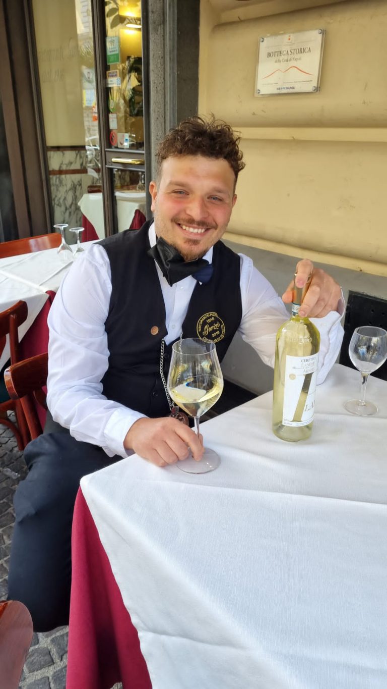WinEdicola, grazie a conoscenze lavorative, in un’esperienza al Ristorante assapora il vino bianco Blange Ceretto