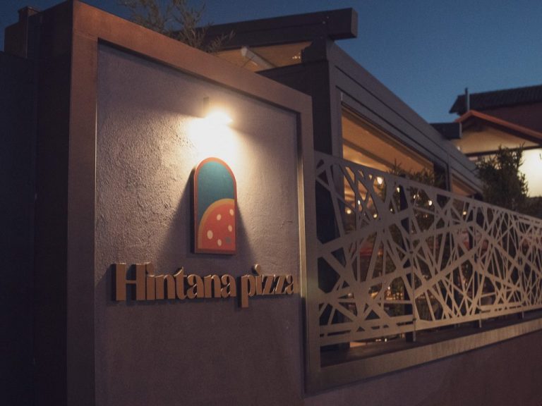 Pizzeria Hintanapizza, quando l’atmosfera fa Pizza, tra pizze classiche, special e cocktail!
