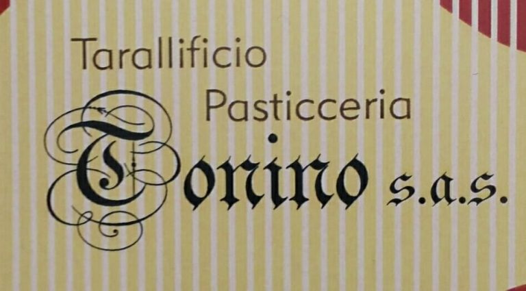 Corso Secondigliano, Napoli, al Tarallificio Tonino non solo taralli, anche varietà di scelta tra spuntini genuini da fast food e pasticceria