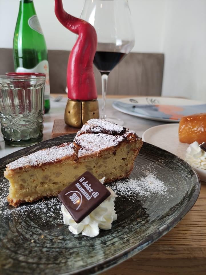 Per curiosità scopriamo che la Pastiera è arrivata buona anche a Riva del Garda al Ristorante Sud Riva del Garda in Trentino Alto Adige