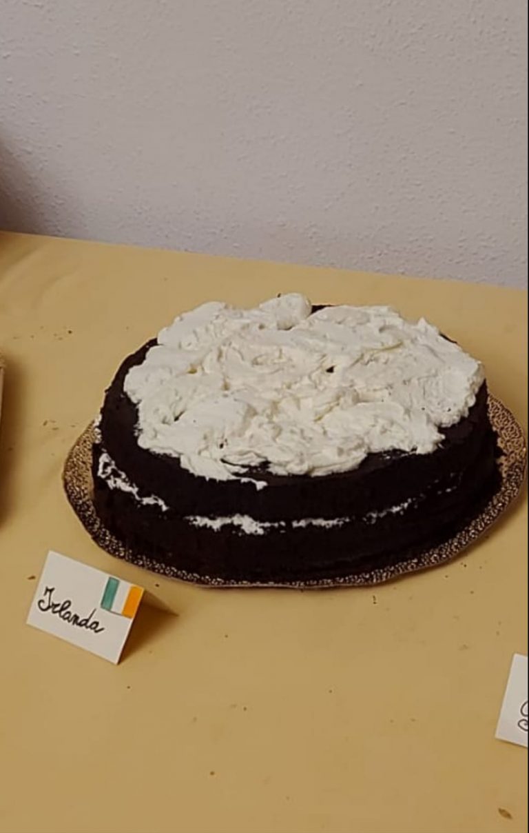 I viaggi, per una festa a tema, realizzando con Ingegno da Pastry Chef, una Guinness Cake