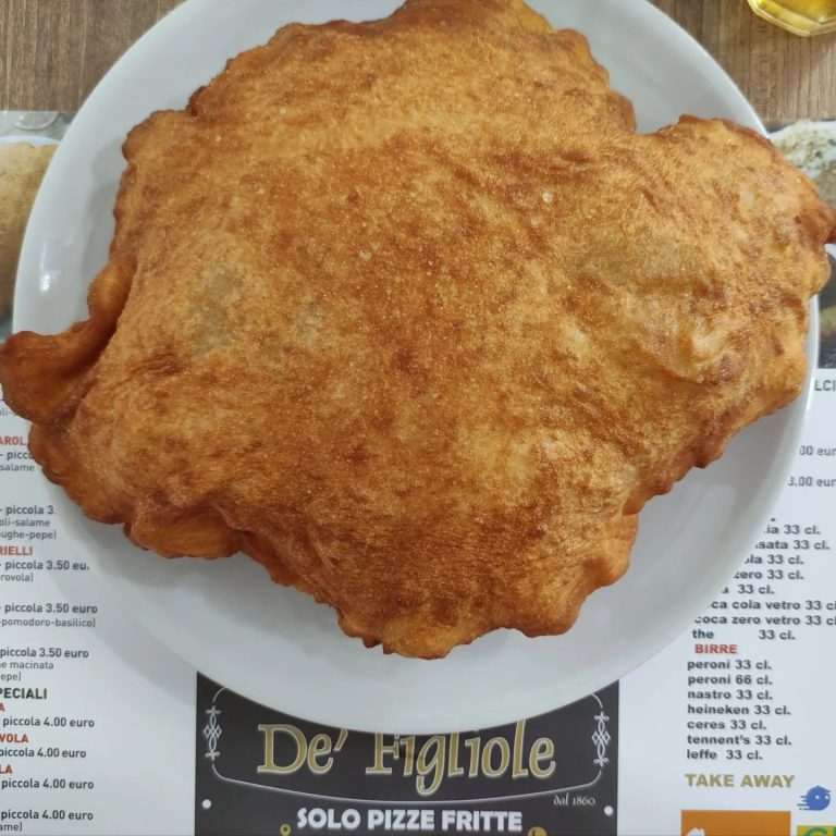 Le visite del Caldarelli in Pizzeria, scoprendo che la Pizza fritta è una “questione di famiglia”, all Antica Pizzeria De figliole a Caserta di Anna Panzuto