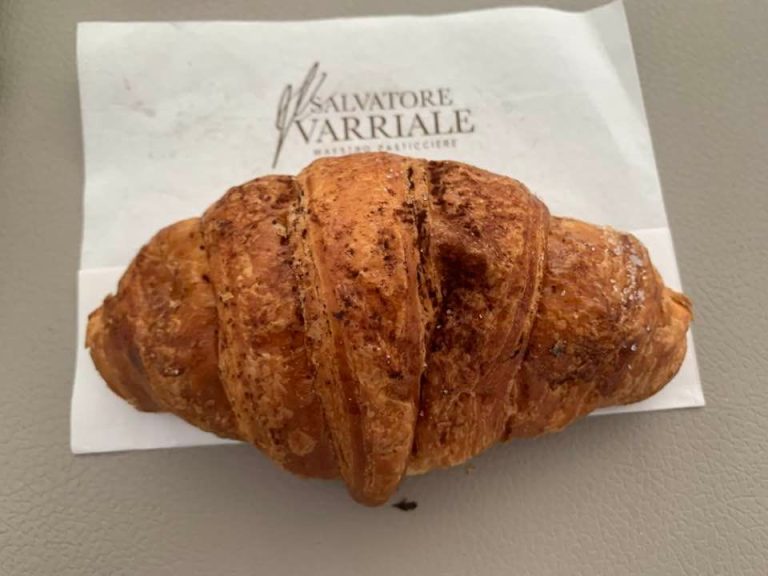 Il DiretTour (a domicilio) si ripete, per conoscere la bontà del cornetto della Pasticceria Varriale Salvatore