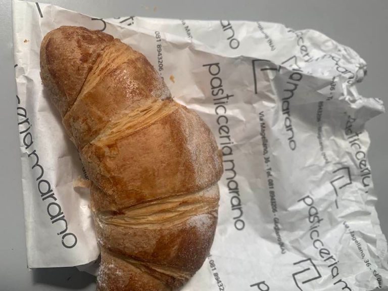 Mattutino DiretTour a domicilio, per una colazione con cornetto a crema della Pasticceria Luigi Marano a Giugliano