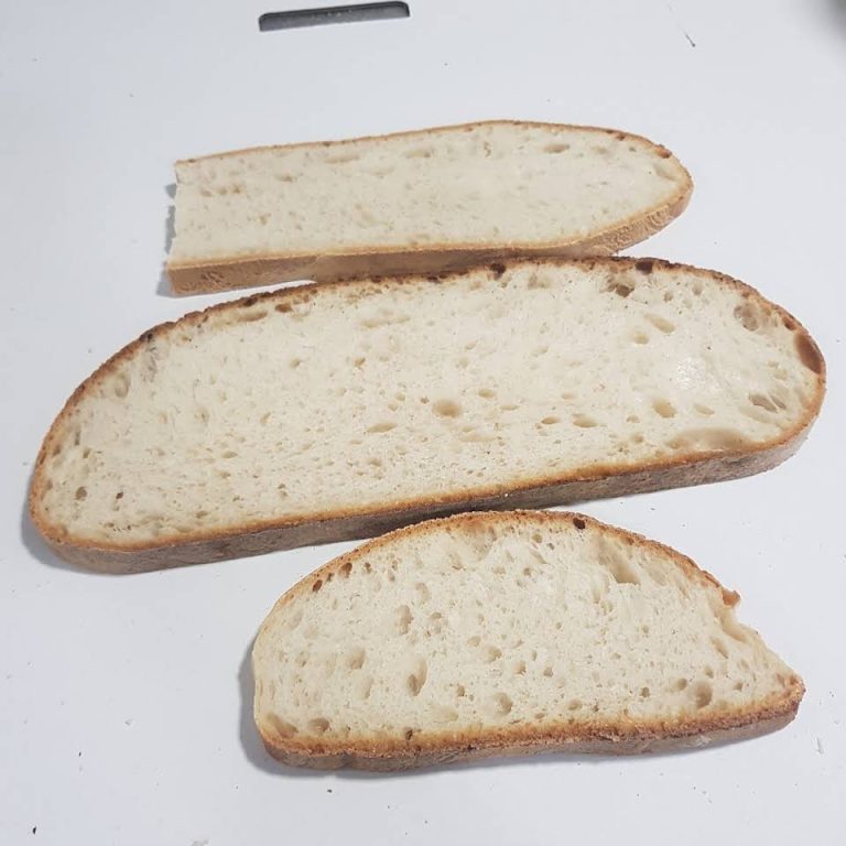 Il Panificio Crispino rispecchia tutte le valutazioni sensoriali per far essere buono, soprattutto il pane, ma anche gli affini