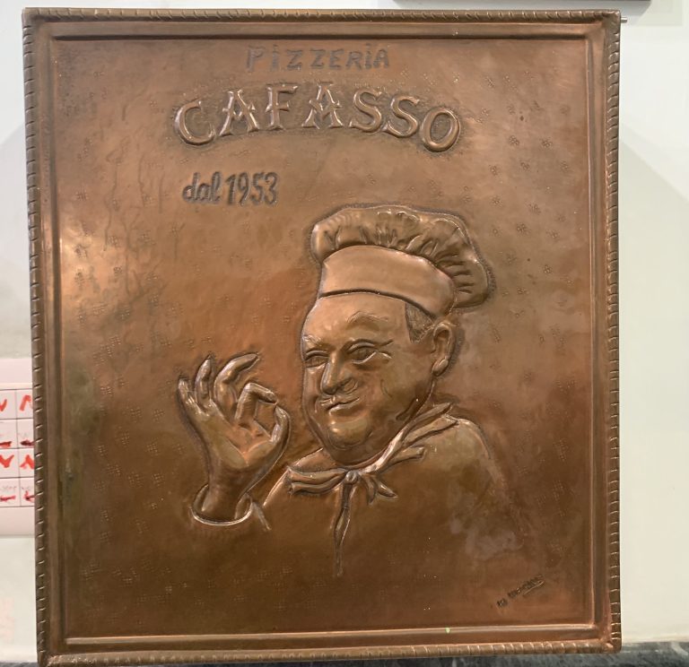 Il DiretTour del sabato sera alla Pizzeria Fratelli Cafasso per una Pizza Centenaria e giovanile al dettaglio