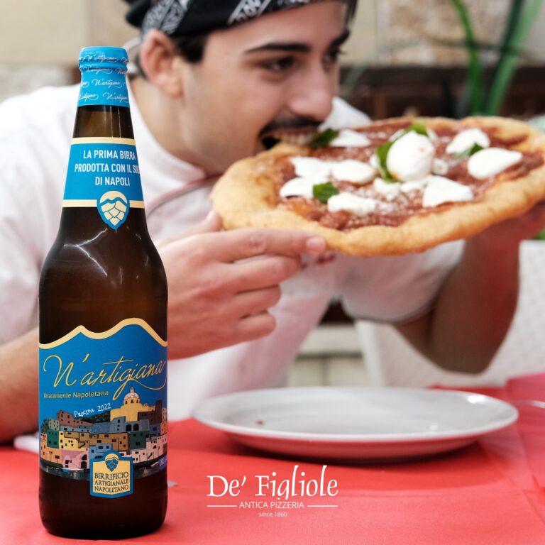 Carmine Apetino dell Antica Pizzeria Dde figliole a Casoria, dopo premi e tanta Pizza fritta, da inizio allo Storytelling del food della Sua Montanara