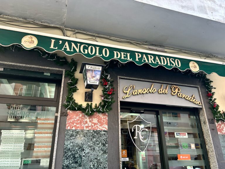 Tradizionalmente Napoli nella Ristorazione da Angolo del Paradiso, nel segno del pomodoro