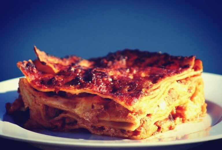 La Lasagna napoletana è di Carnevale, non per scherzo, ma fra i piatti tipici, perché ha uno Storytelling del food