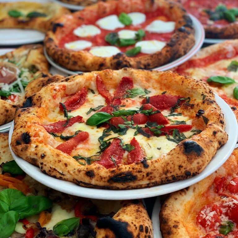 Alla Pizzeria Olio & pomodoro il DiretTour Fiorentino gusta la Pizza Sorrentina, inserendola tra le nostre scelte
