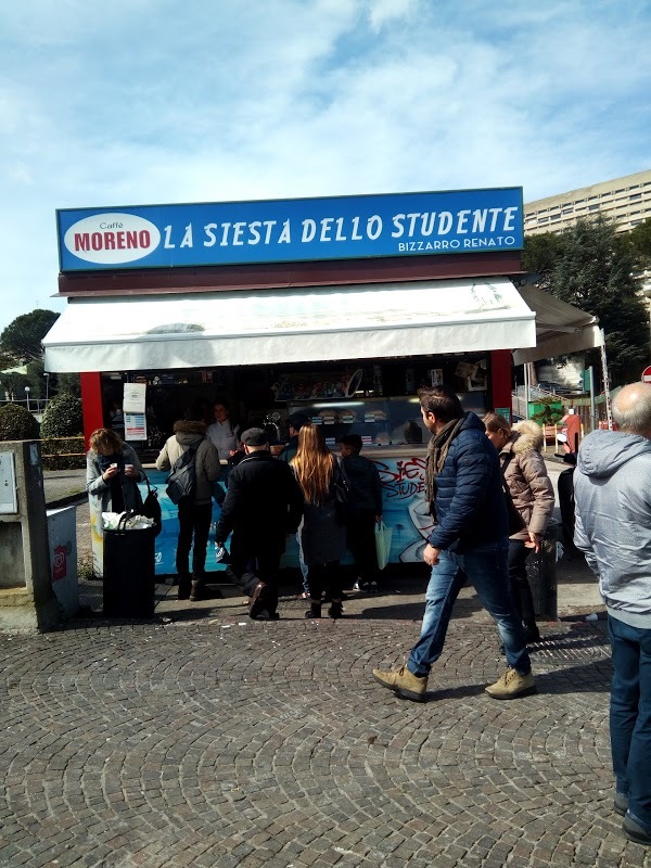 Lo spicchio di Pizza alla Siesta dello studente crea riposo alle nostre scelte con uno spicchio di Pizza da Fast food