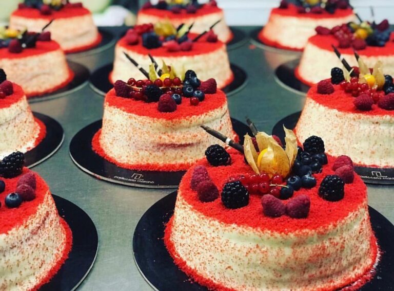 La Red Velvet alla Pasticceria Marano Luigi, da torta a bignè